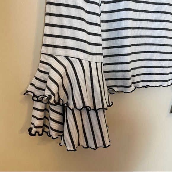 Free People- The Good Finds Ruffle Cuff Top (Size:Small) - Picture 6 of 8